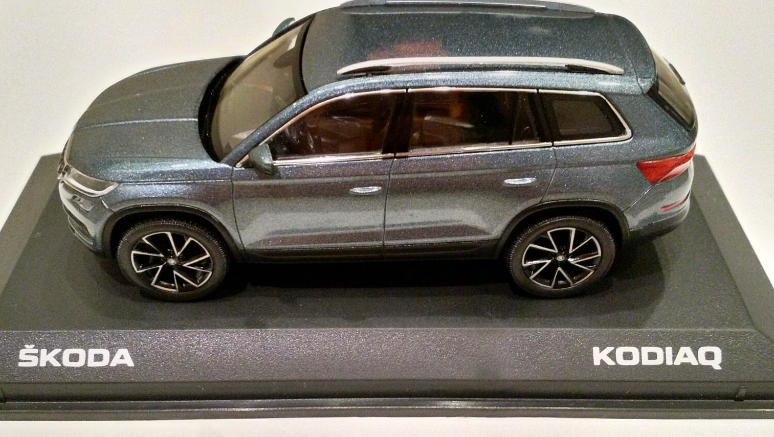 Модель автомобиля Skoda Kodiaq, Scale 1:43, 565099300F7Y