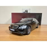 Mercedes S600L (W221) Black 1:18 Motorhelix 13