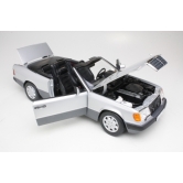 Mercedes 300 CE-24 Cabrio W124 1990 Norev 1:18 9